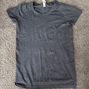 lululemon athletica Women's Dark Gray Swiftly tee sz 8